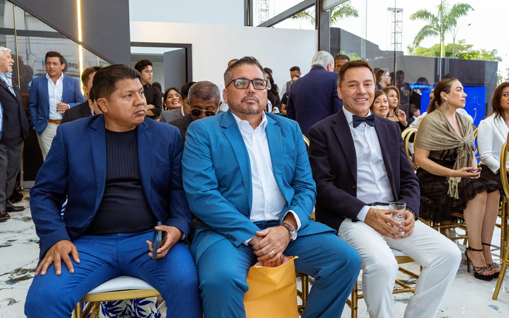 Empresarios e invitados asisten a la posesión de las nuevas autoridades de la Cámara de Producción de Santa Elena